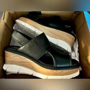 Womens Sorel Sandals